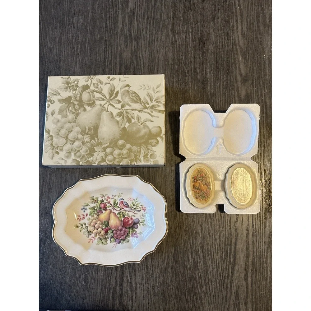 Vintage Avon Nature Bountiful Ceramic Plate And 2 Fragrance Soaps. New‎ In Box.